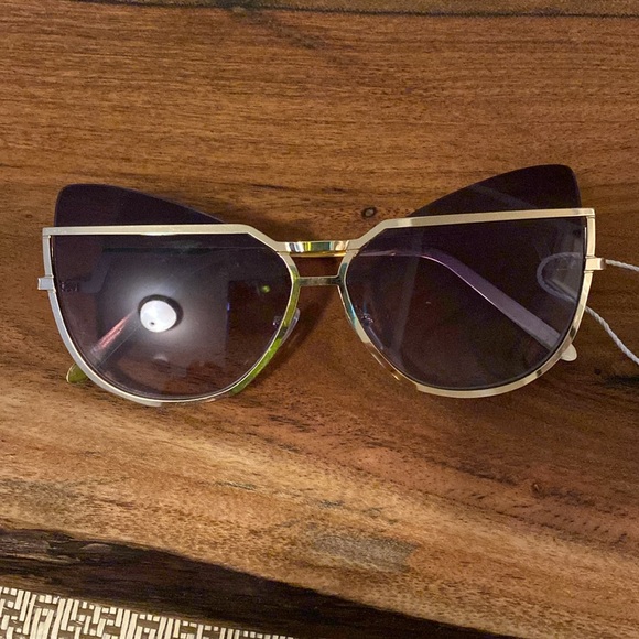 Sunglasses - Picture 6 of 6